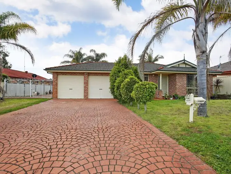 323 Copperfield Drive, Rosemeadow NSW 2560