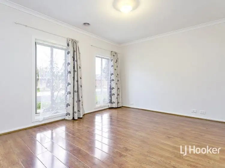 Fifth view of Homely house listing, 8 Tarcoola Crescent, Sanctuary Lakes VIC 3030