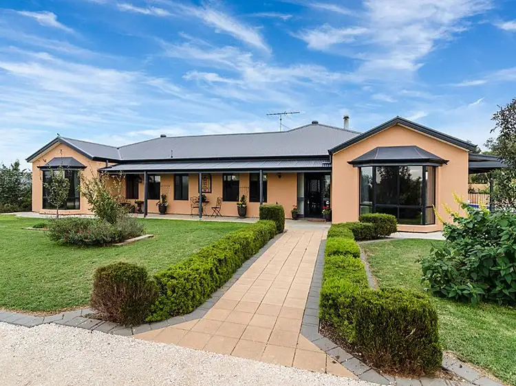 94 Moore Road, Strathalbyn SA 5255