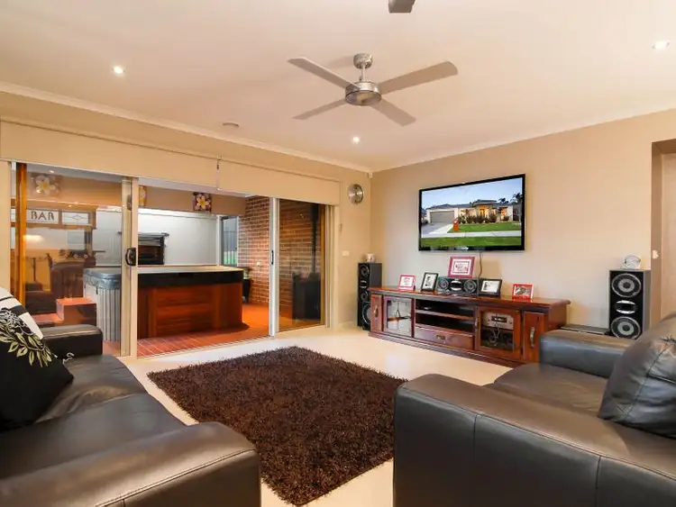 Fifth view of Homely house listing, 16 Rivendale Crescent, Drouin VIC 3818