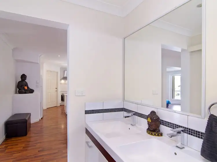 Sixth view of Homely house listing, 8 Jane Lane, Oxenford QLD 4210