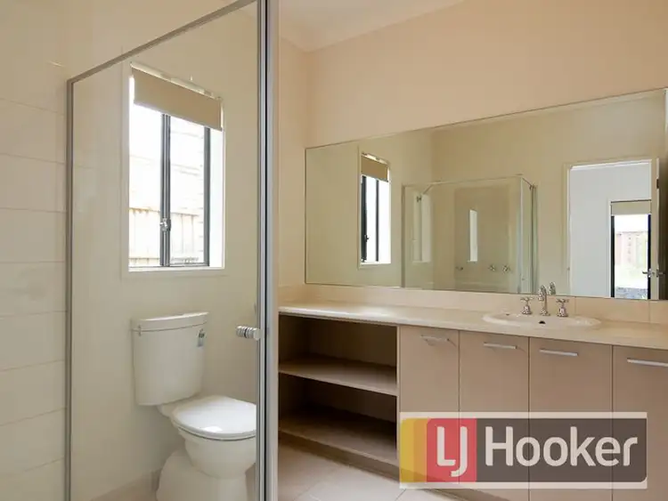 Seventh view of Homely house listing, 4 Cassowary Way, Pakenham VIC 3810