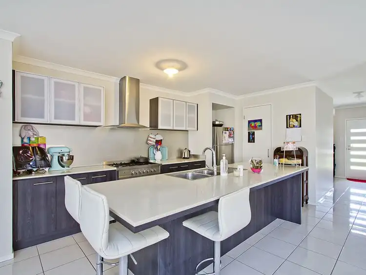 23 Hawkesbury Avenue, Pacific Pines QLD 4211