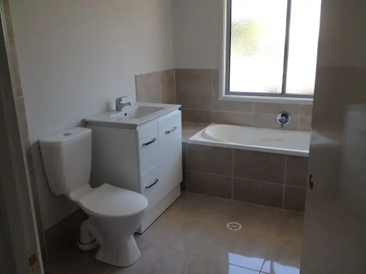 Fifth view of Homely semi-detached listing, 1/52 Hawkesbury Avenue, Pacific Pines QLD 4211