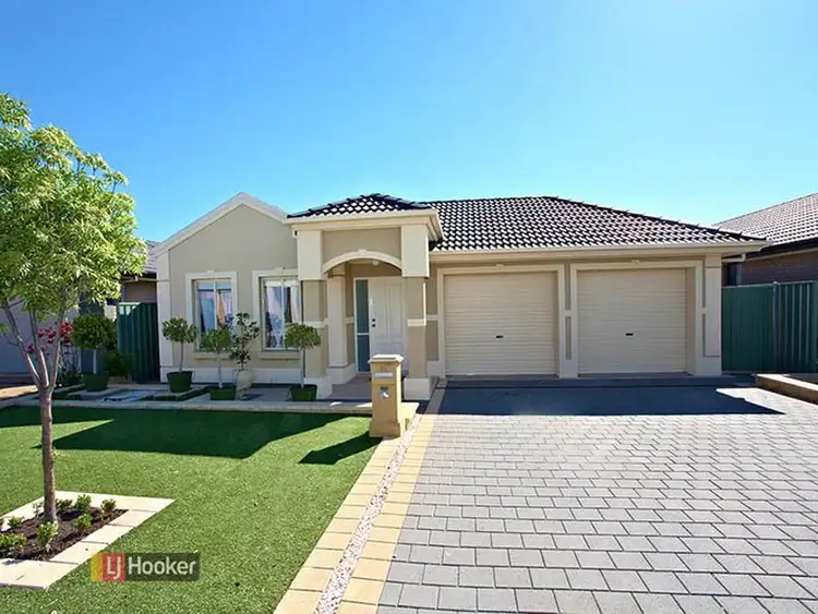 73 Lord Howe Cres, Mawson Lakes SA 5095