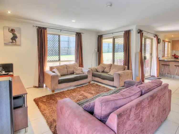 33 Cherokee Place, Heritage Park QLD 4118