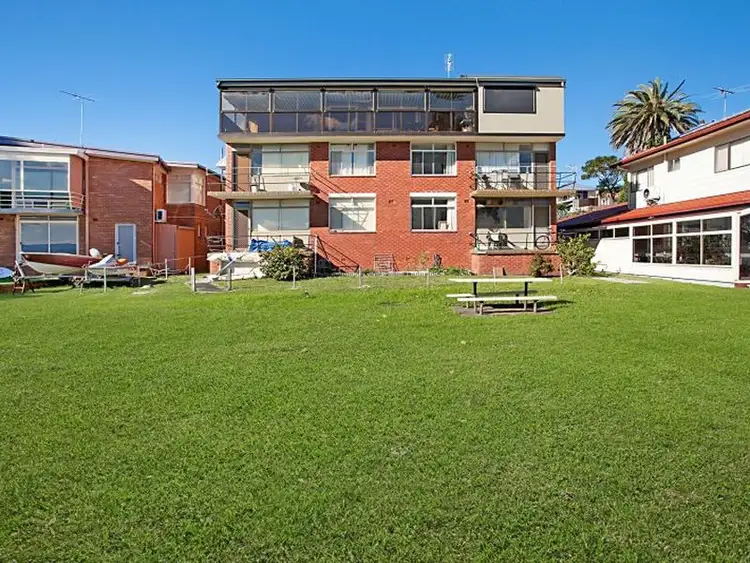 4/3 Walter Street, Belmont NSW 2280