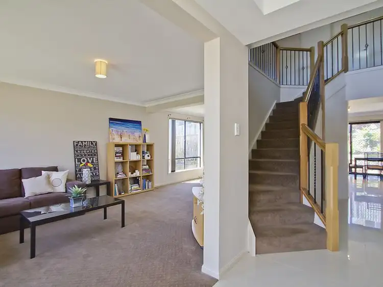 10 Sandow Street, Pacific Pines QLD 4211