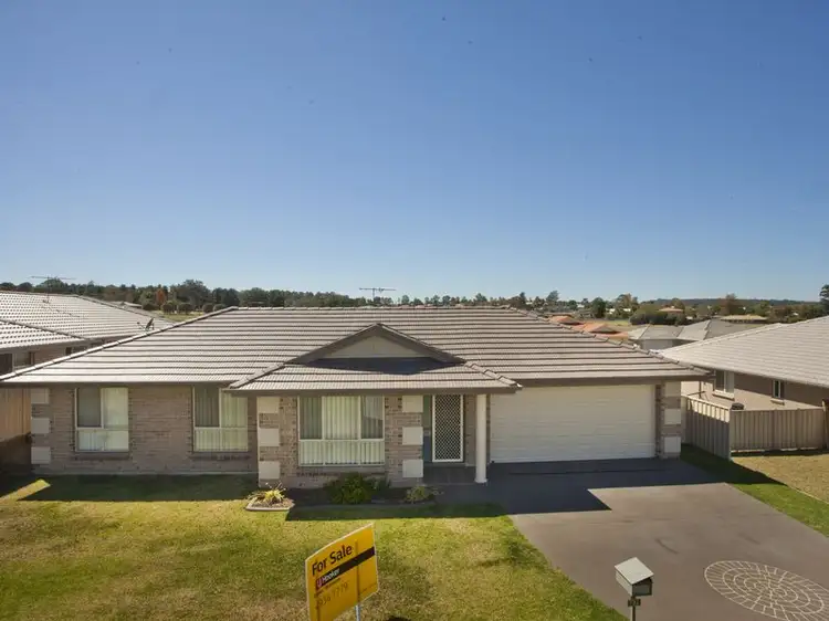 27 Devon Street, Greta NSW 2334