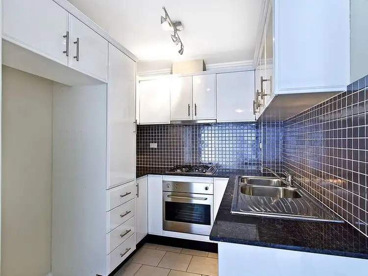 8/187-189 Albany Street, Point Frederick NSW 2250