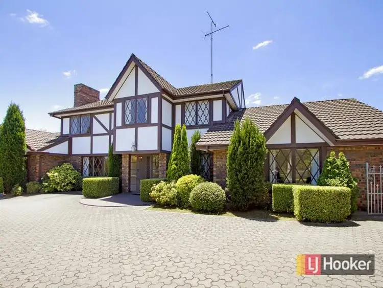 15 Melanie Place, Bella Vista NSW 2153