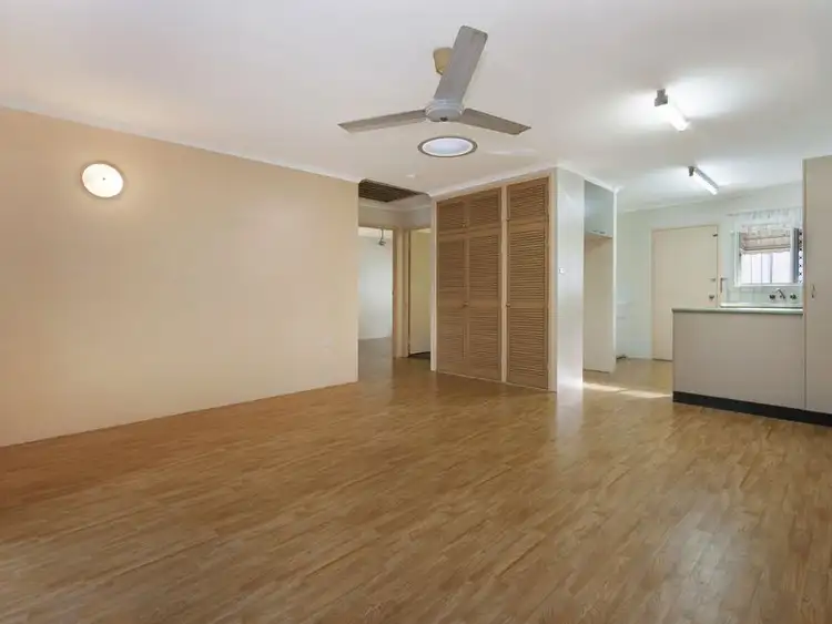 9/473 Mccoombe Street, Mooroobool QLD 4870