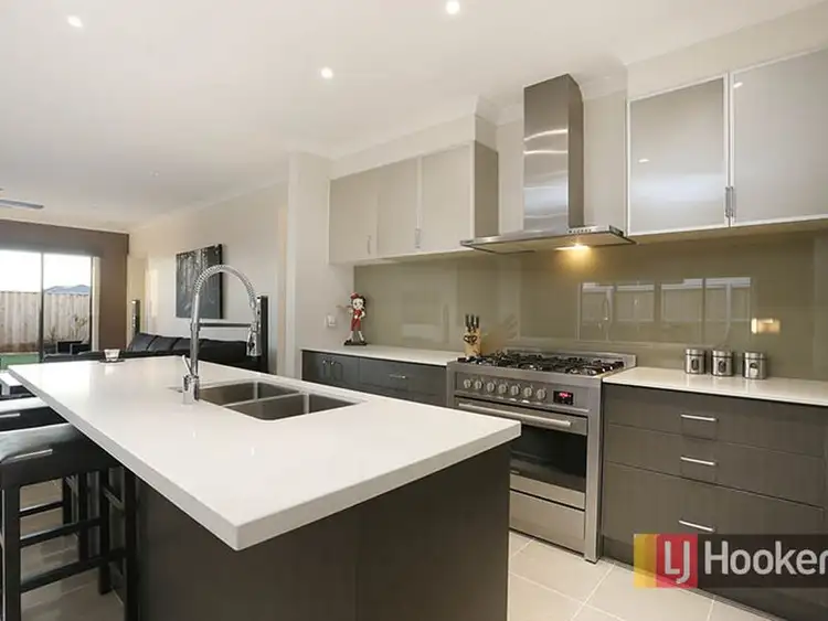 Seventh view of Homely house listing, 9 Vantage Place, Truganina VIC 3029