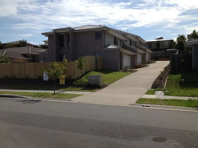 1/52 Hawkesbury Avenue, Pacific Pines QLD 4211