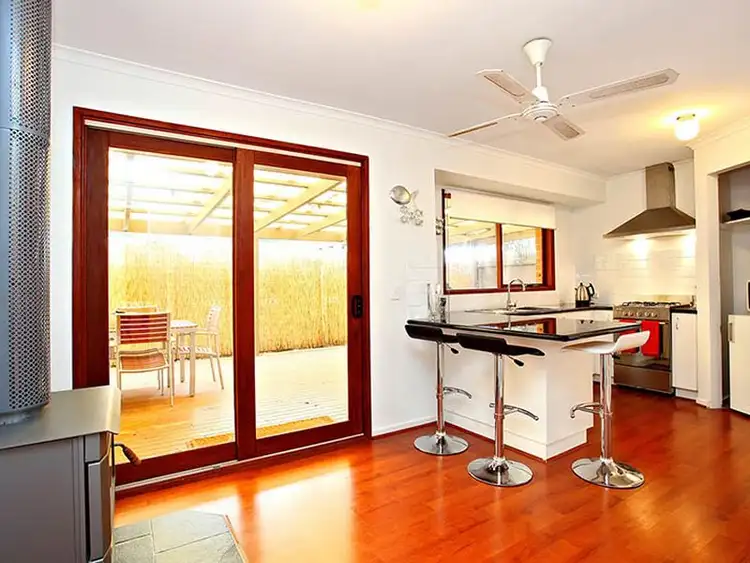 Seventh view of Homely house listing, 4 Annand Close, Cranbourne West VIC 3977