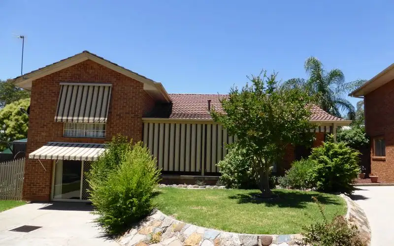 Main view of Homely townhouse listing, 2/25 Harvey Court, Albury NSW 2640
