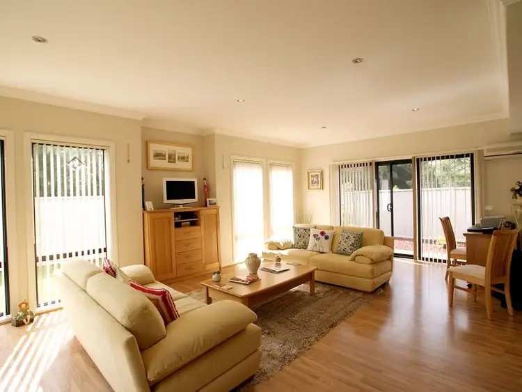 2/16 Henry Place, Long Beach NSW 2536