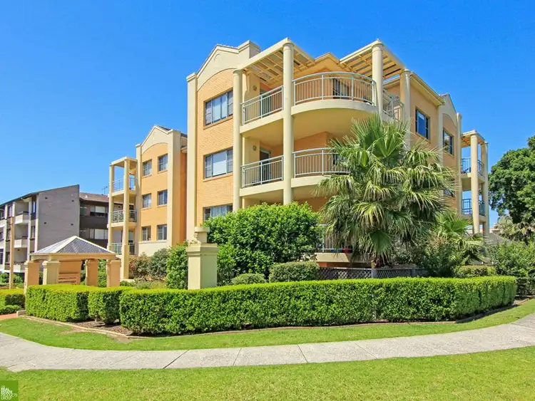 4/2 Pleasant Avenue, North Wollongong NSW 2500