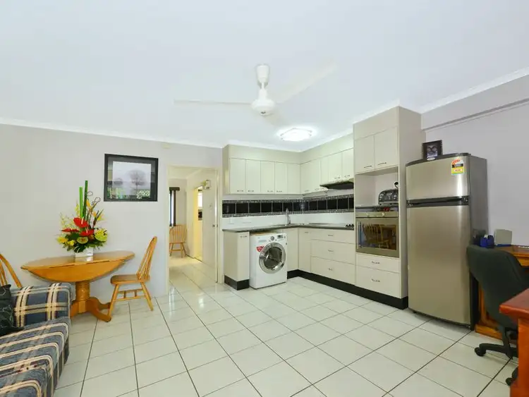 3 326 Mcleod Street, Cairns North QLD 4870