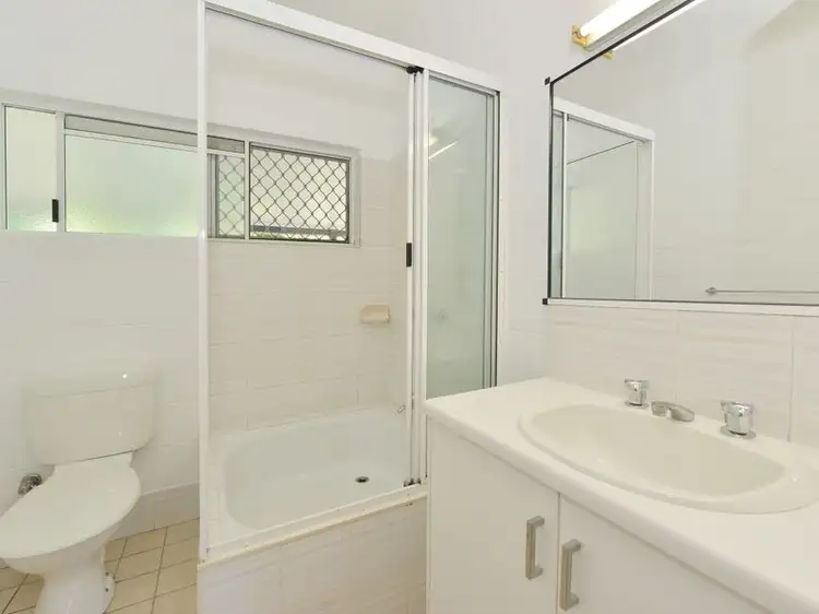 Seventh view of Homely semi-detached listing, 2/7 Ireland Crescent, Whitfield QLD 4870