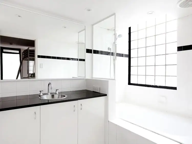 Fourth view of Homely apartment listing, 302/6-8 Ward Avenue, Potts Point NSW 2011