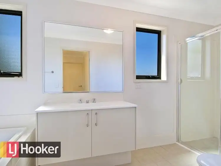 Sixth view of Homely semi-detached listing, 5 Sunset Way, Acacia Gardens NSW 2763