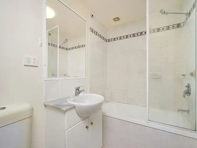 Fifth view of Homely unit listing, 11/55 Harries Road, Coorparoo QLD 4151