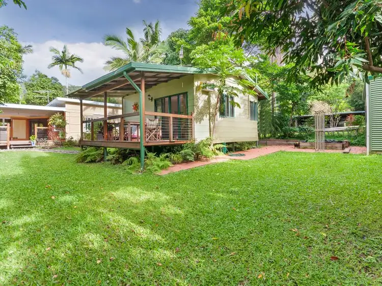 6 Avon Street, Stratford QLD 4870