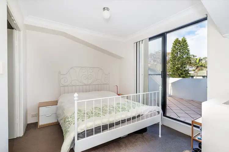 Fourth view of Homely unit listing, 10/15 Oaks Avenue, Dee Why NSW 2099