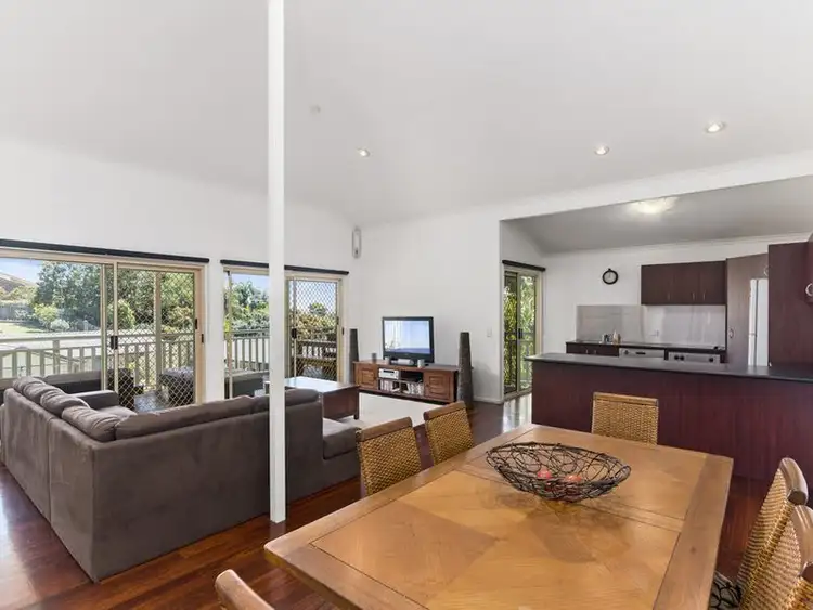 12 Avon Court, Pacific Pines QLD 4211