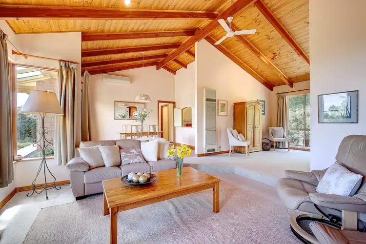 62 Emmett Road, Crafers West SA 5152
