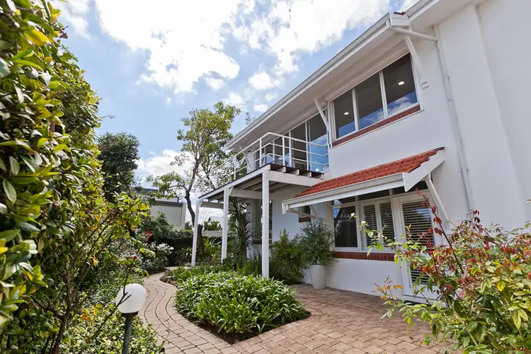 16A Deane Street, Cottesloe WA 6011