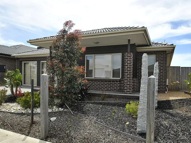 Second view of Homely house listing, 19 Mandalay Circuit, Beveridge VIC 3753