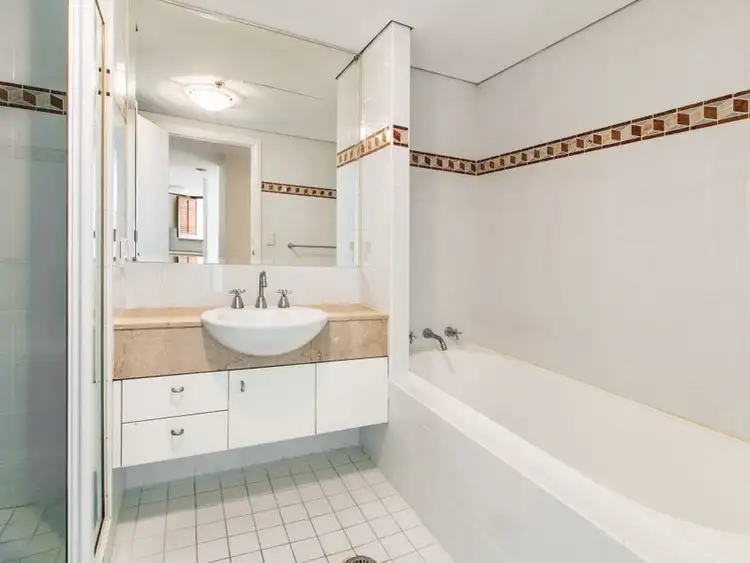 Sixth view of Homely apartment listing, 1809/2 Quay Street, Sydney NSW 2001