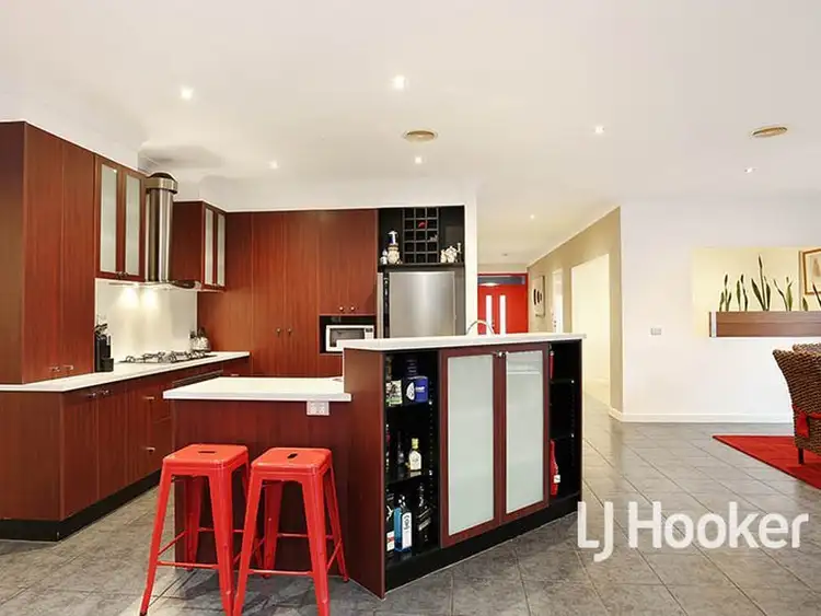 Second view of Homely house listing, 5 Crystal Court, Sanctuary Lakes VIC 3030