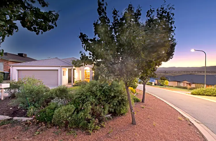 104 Hugh Mckay Crescent, Dunlop ACT 2615