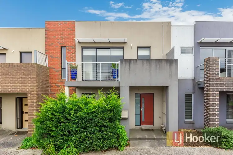 4 Stonebridge Lane, Pakenham VIC 3810
