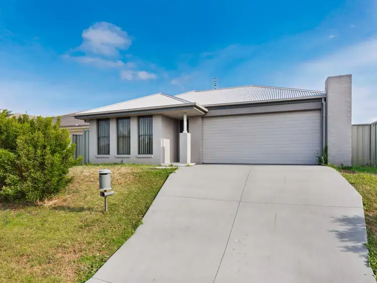 8 Hayworth Street, Rutherford NSW 2320