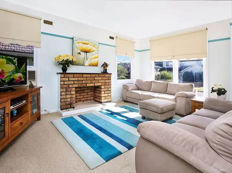 7 Stewart Ave, Peakhurst NSW 2210