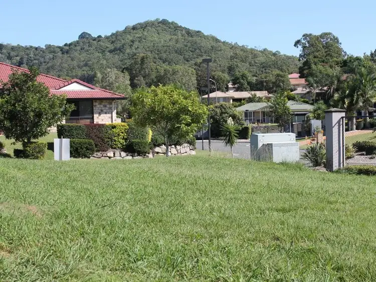 27 Lake Breeze Drive, Windaroo QLD 4207