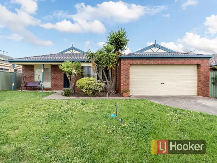 13 Woodchase Court