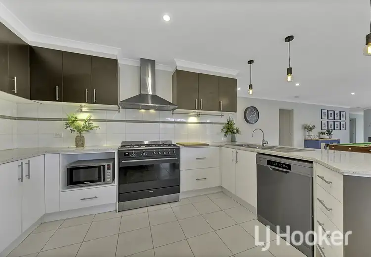 Fifth view of Homely house listing, 6 Zoe Place, Wallan VIC 3756