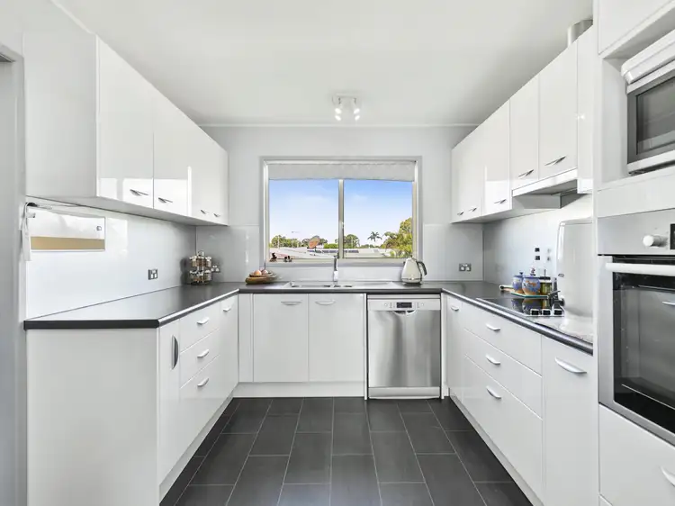 16 Gidya Avenue, Bongaree QLD 4507