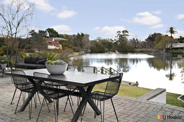 17 Lakeview Gardens, Jerrabomberra NSW 2619
