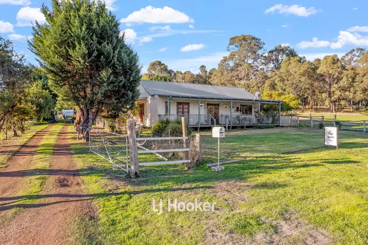 14 Davis Street, Collie WA 6225