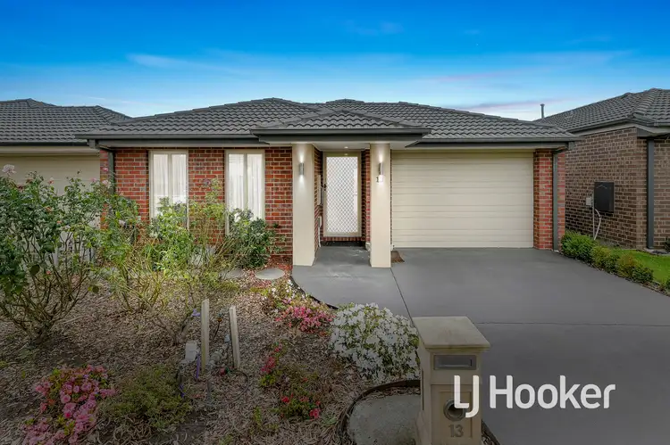 13 Black Gum Crescent, Cranbourne West VIC 3977