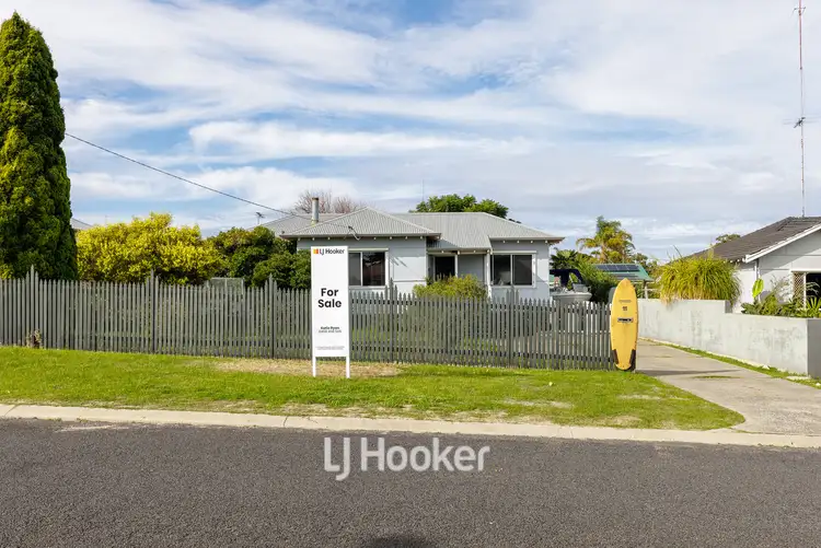 11 Moolyeen Road, Carey Park WA 6230