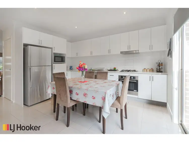 Fourth view of Homely townhouse listing, 16/1-11 Hyde Park Avenue, Craigieburn VIC 3064