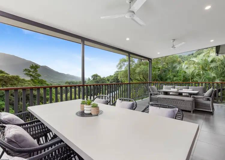 8 Stapleton Close, Redlynch QLD 4870