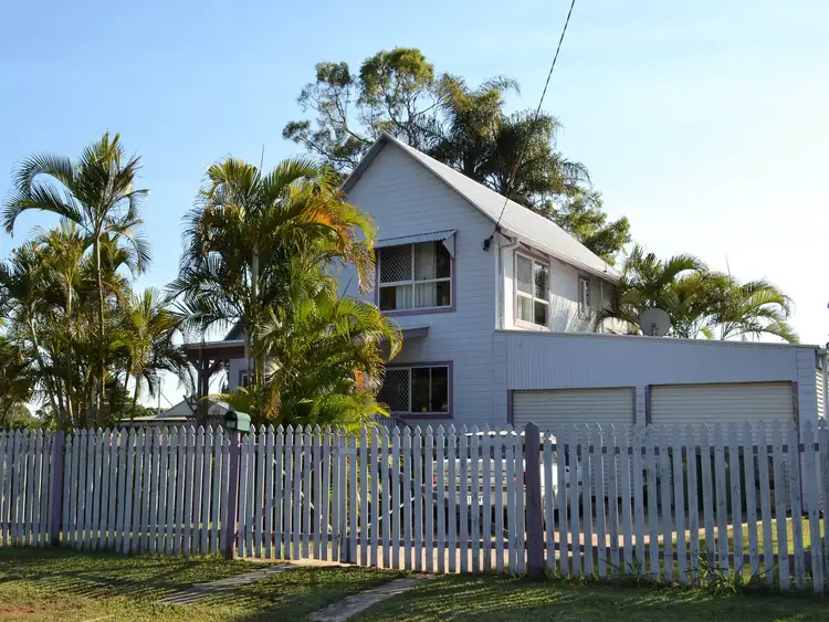 23 Hamilton Parade, Macleay Island QLD 4184